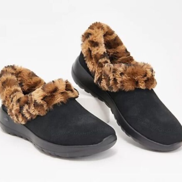 NEW Skechers On The Go Cozy Life Clog Slip On Comfort Indoor/Outdoor Slip On NIB - Picture 1 of 9